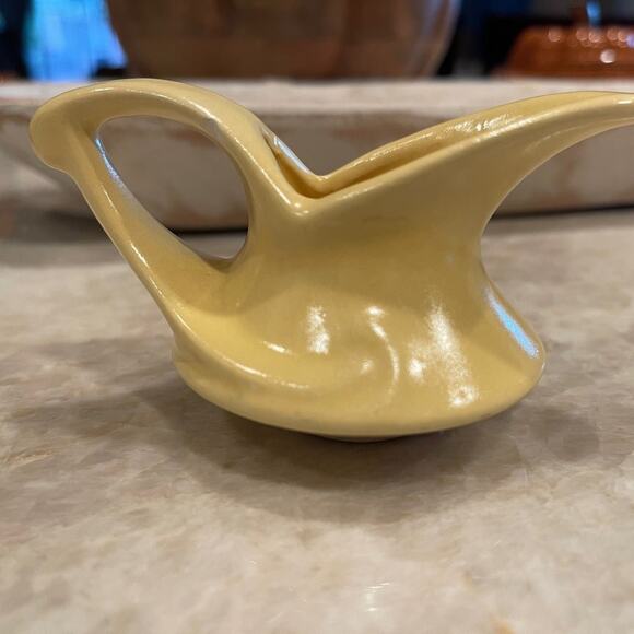 Vintage creamer matte yellow 1939 USA pottery - Picture 8 of 12